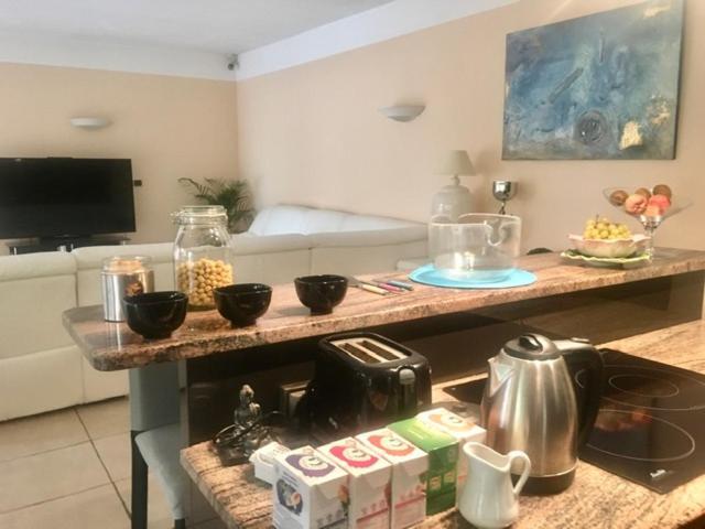 Ferienwohnung Serenity Chambre D'Hote Au Calme Des Maitres Tibetains Y Ont Sejourne 15 Mn Des Plages Mougins Exterior foto